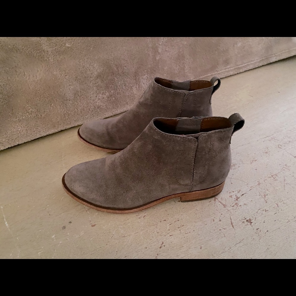 Kork-Ease Velma Suede Grey Booties Sz 6